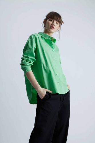 06-06-23-Female-mockups1402